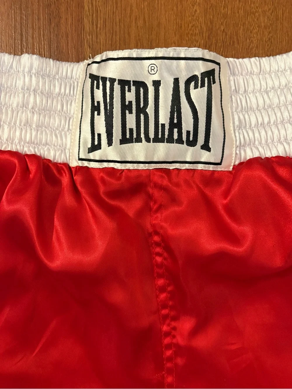NWT Everlast Woman Red Satin Boxing Shorts Size Medium - Picture 2 of 5